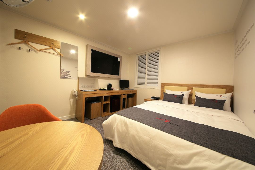 The 7 Hotel