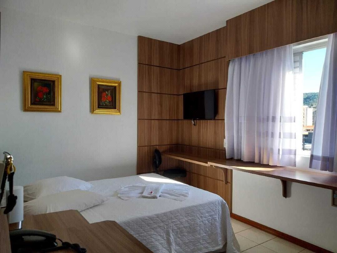 Colle Tourist Hotel Luxo