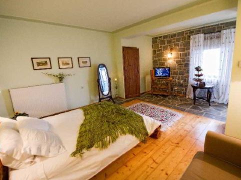 Mir boutique hotel - Tap to explore photos