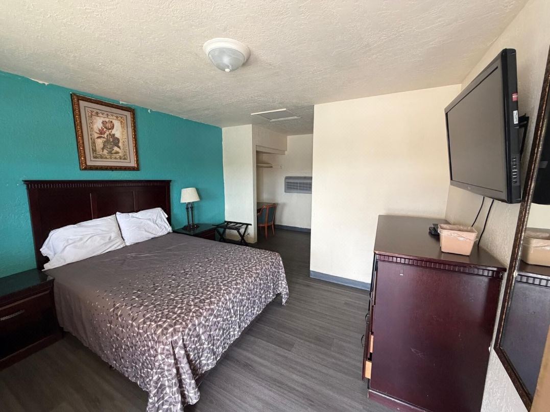 Encore Motel