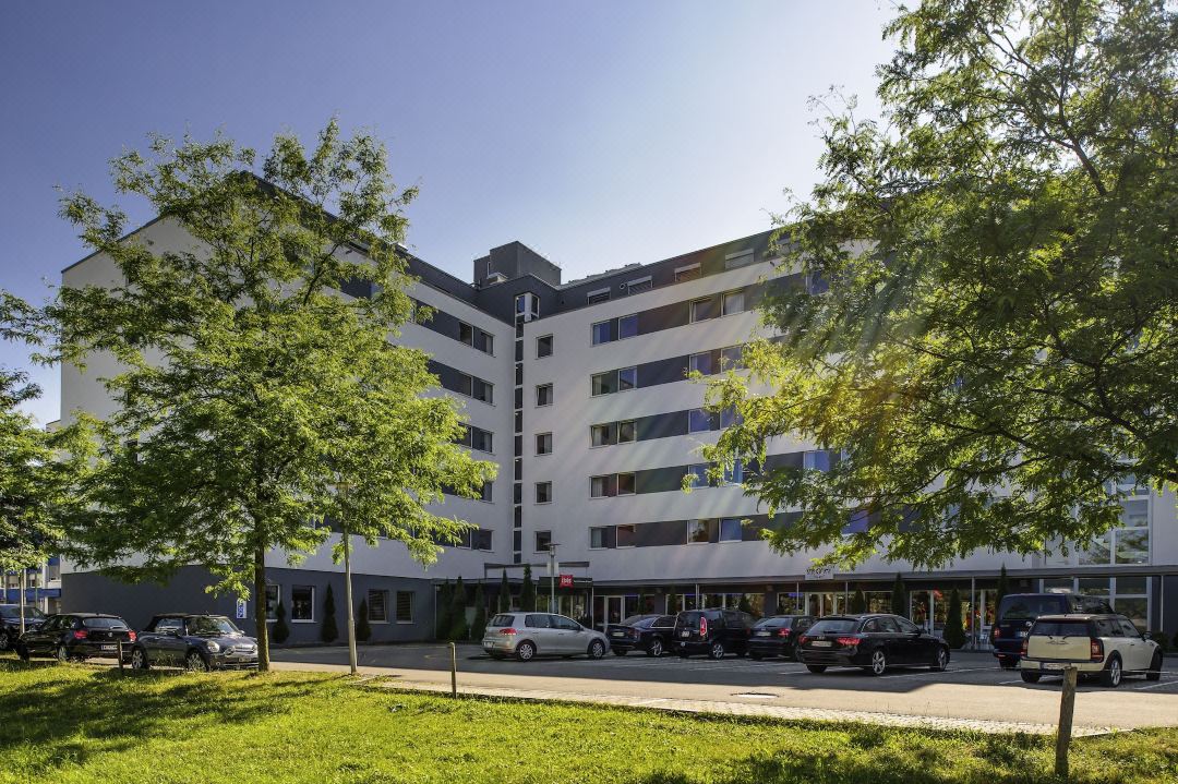Ibis Zurich Messe Airport