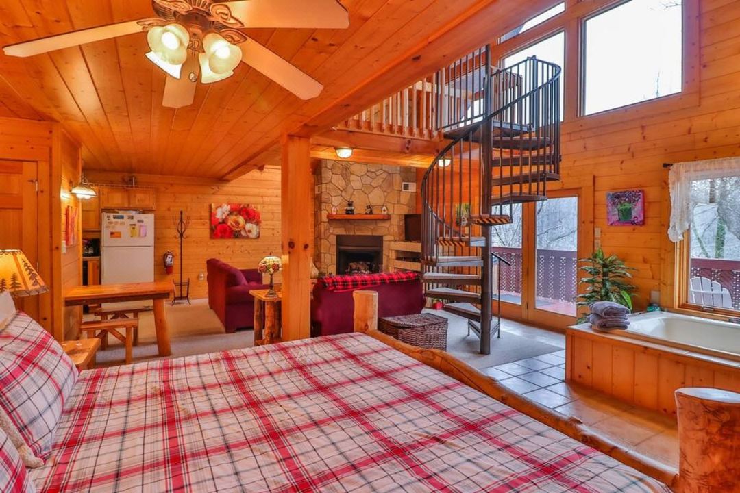Romantic Honeymoon Cabin in the Smokies