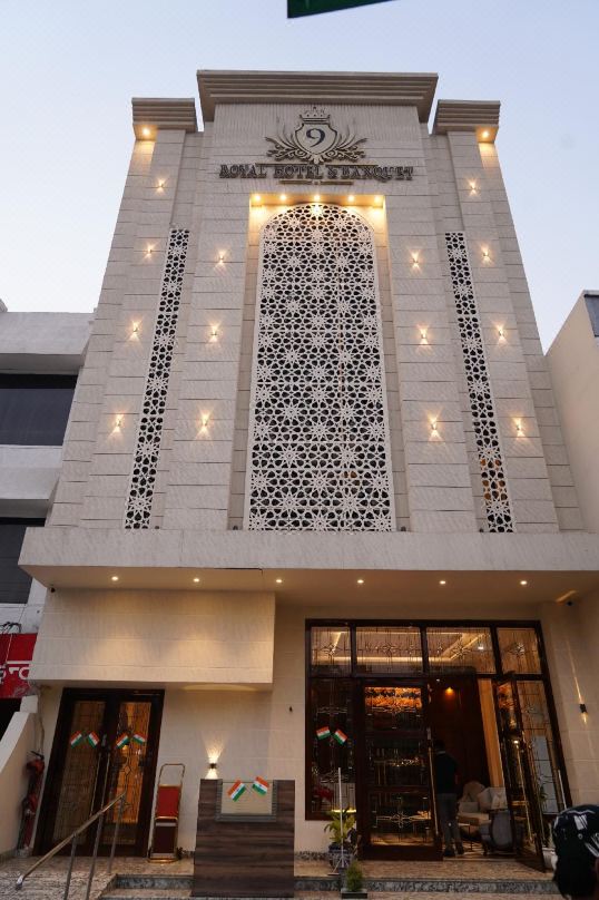 Royal 9 Hotel and Banquet