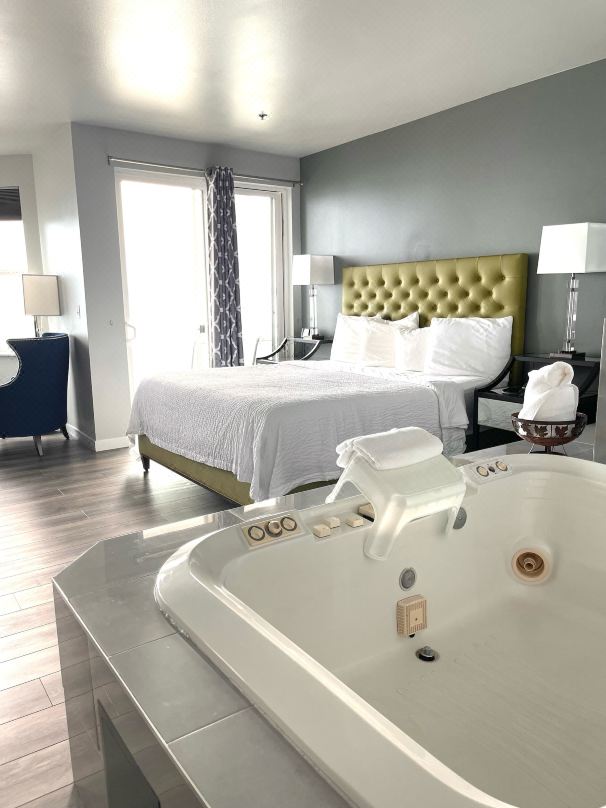 Tides Inn & Suites