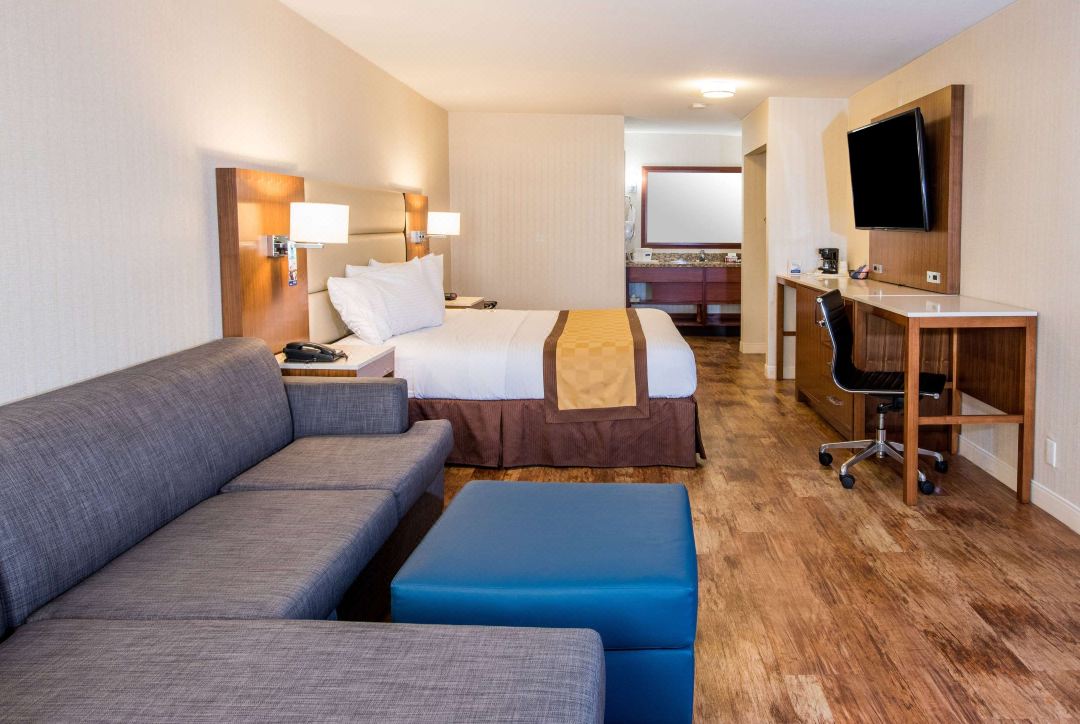 Travelodge by Wyndham Culver City