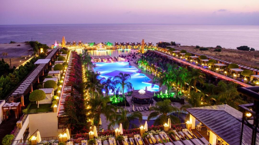 Cratos Premium Hotel Casino & Spa