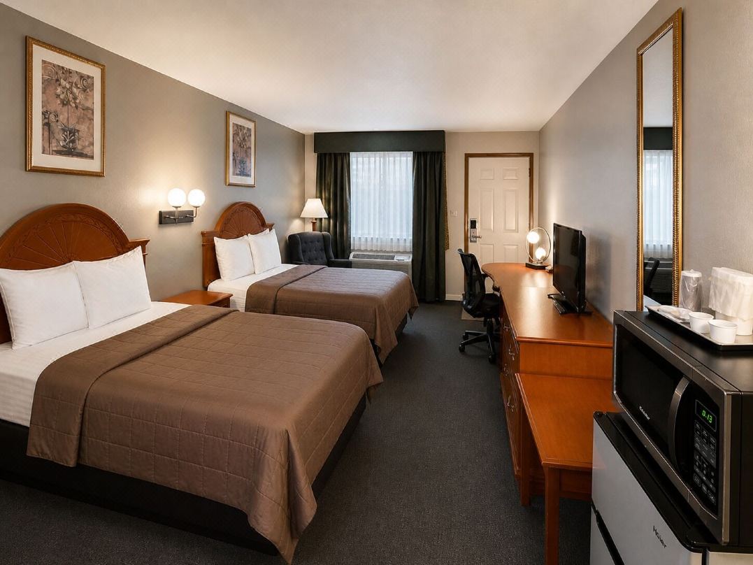 Ozark Inn & Suites