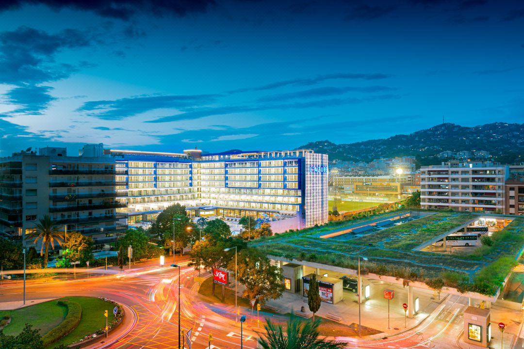 L'Azure Hotel
