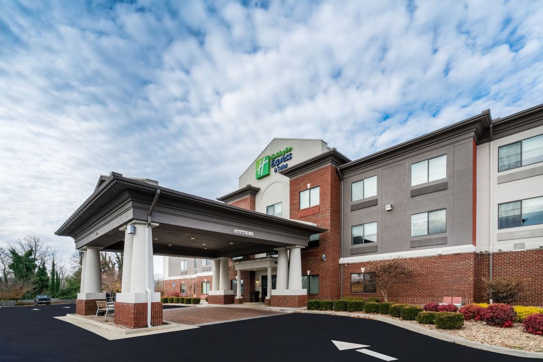 Holiday Inn Express & Suites ROCKY MOUNT/SMITH MTN LAKE by IHG