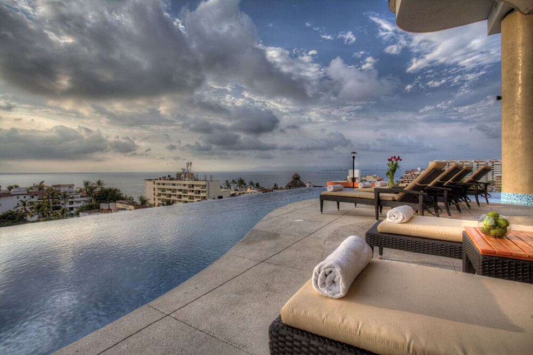 Pinnacle Resorts 180