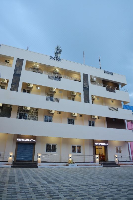 Hotel Suryaa Grand