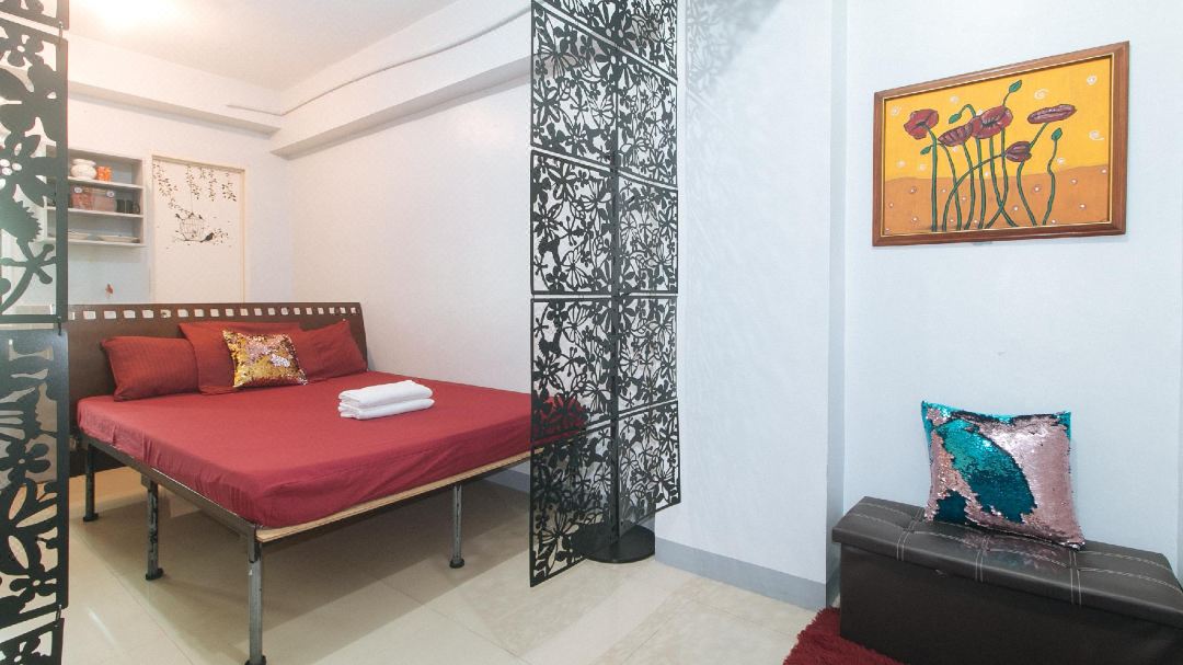 Budget Backpackers Transient House near NAIA by RedDoorz