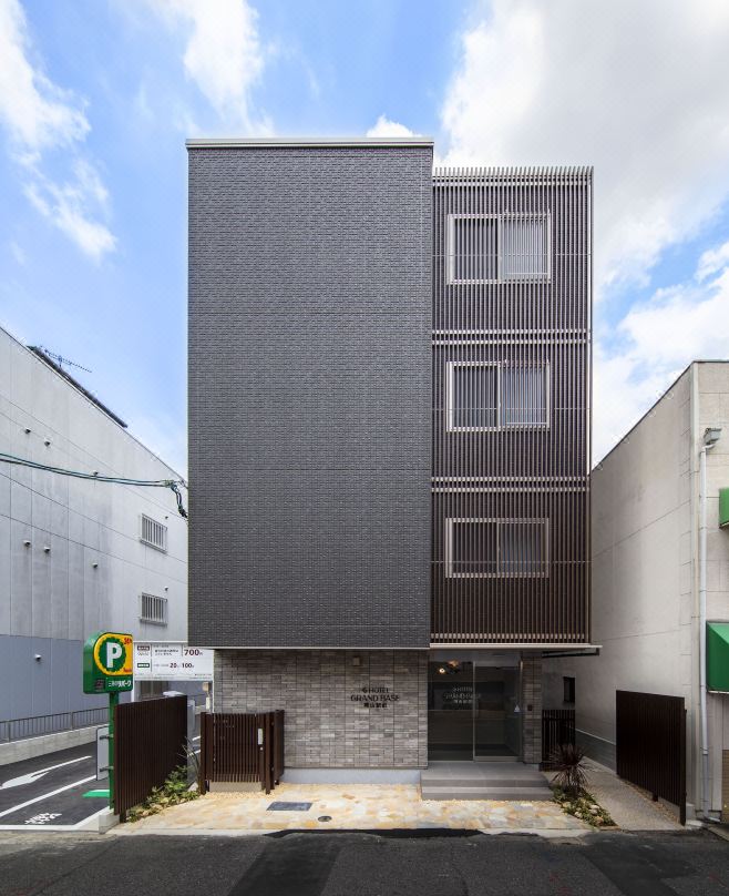 그랜드 베이스 오카야마 에키마에