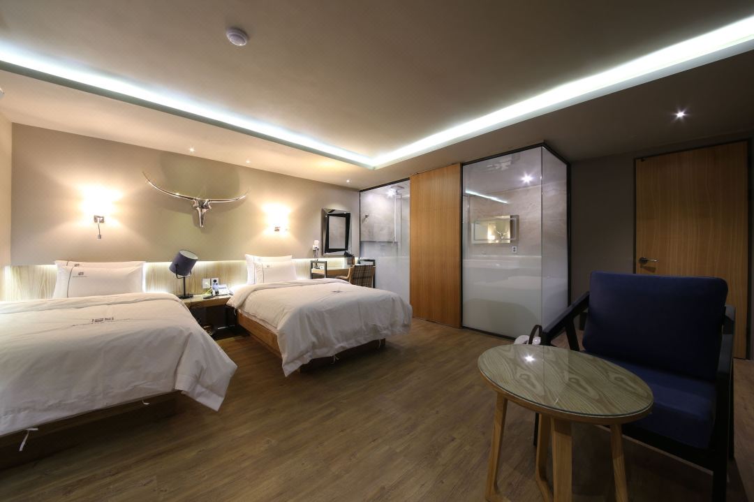 Avenue Hotel