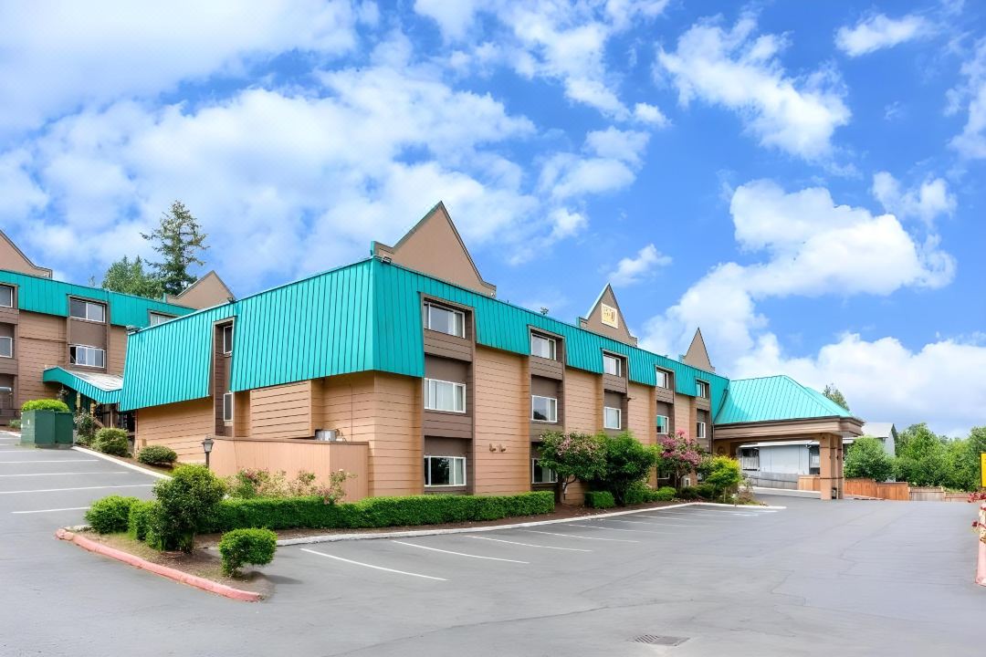 Sutton Suites Hotel