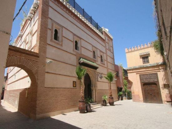 Riad Omri - Tap to explore photos