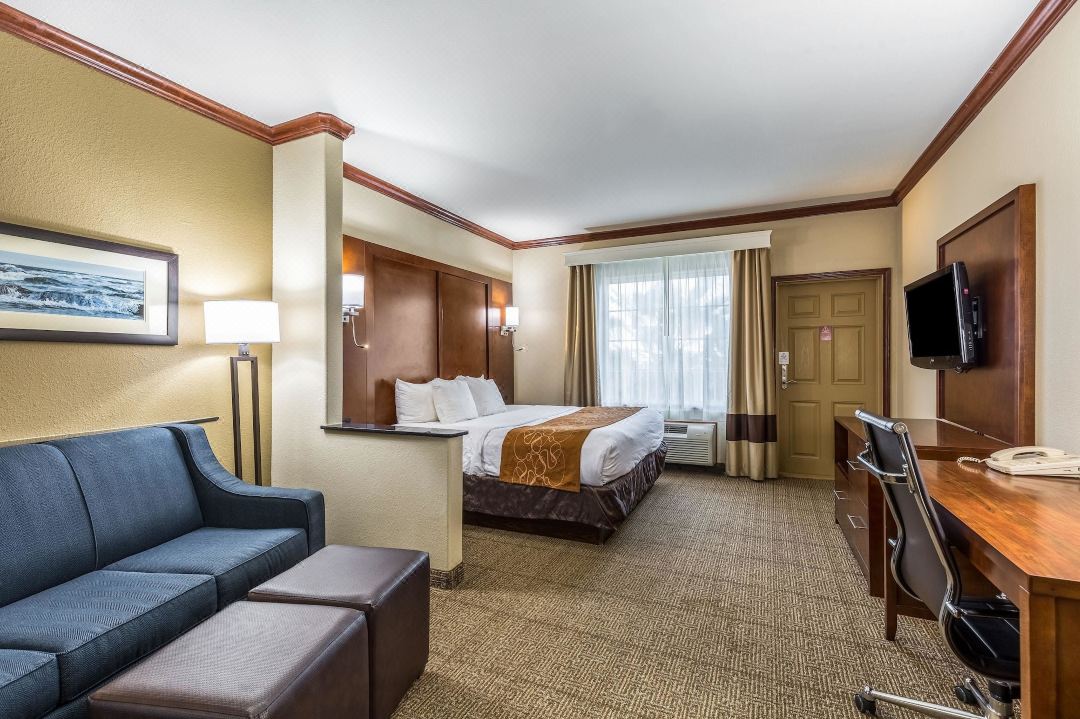 Comfort Suites