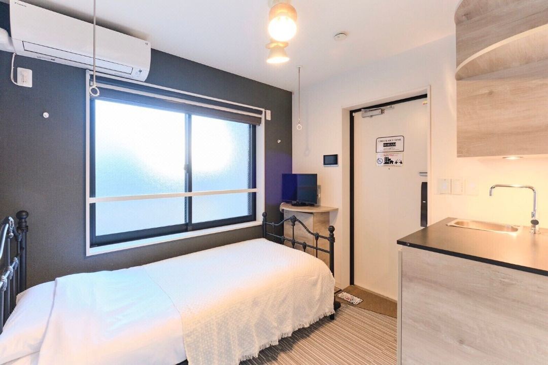 HJ Place Takanawa by Tranova