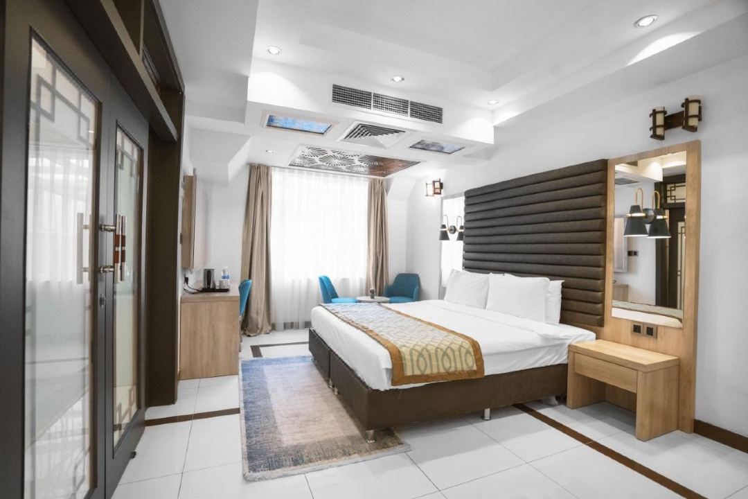 Noor Land Hotel