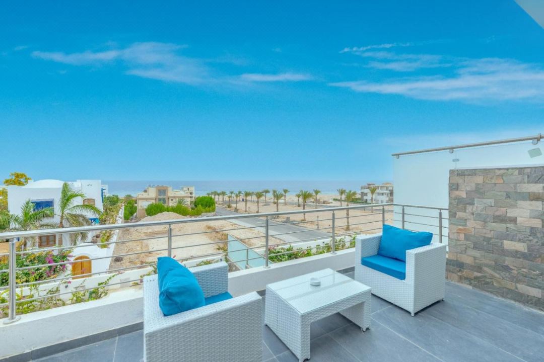 unique villa with heated pool and Spa