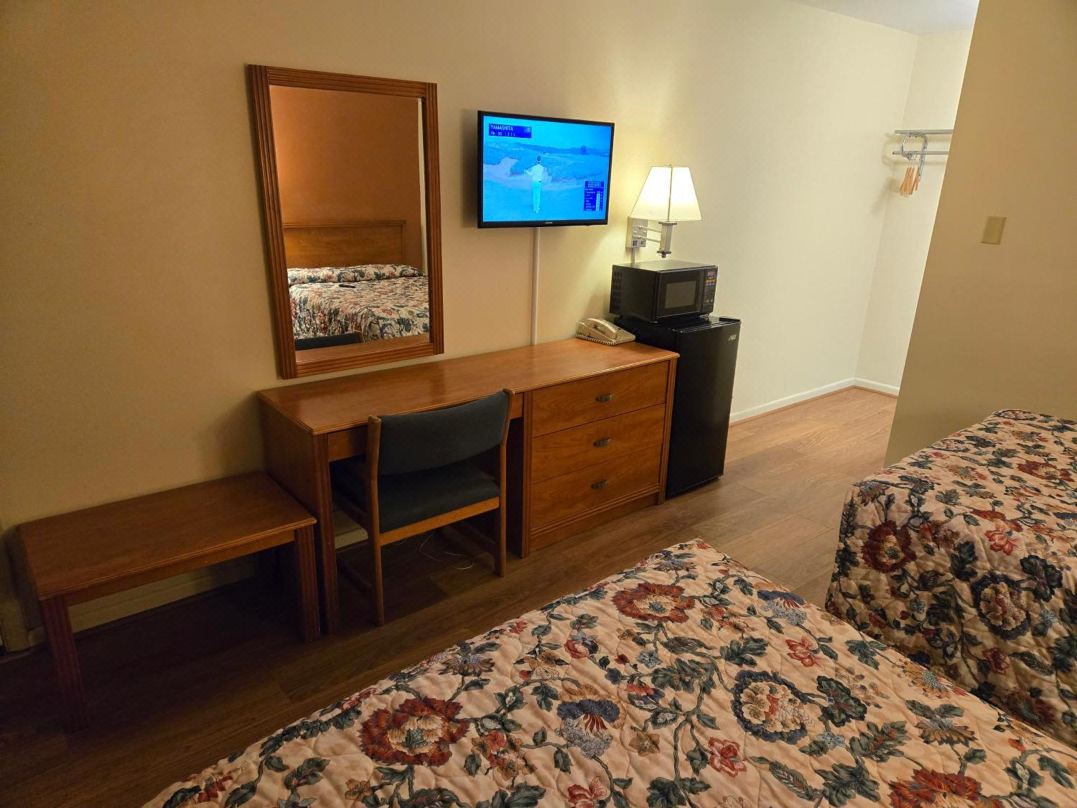 Travelers Lodge Marshall