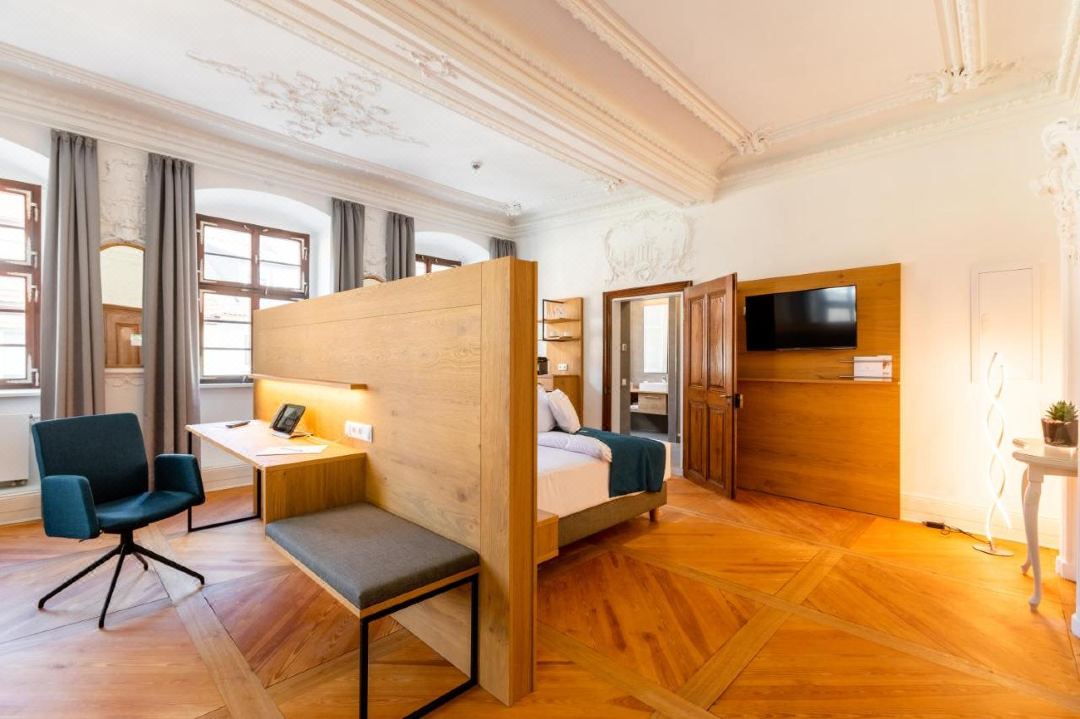 Schwan Und Post Business Quarters