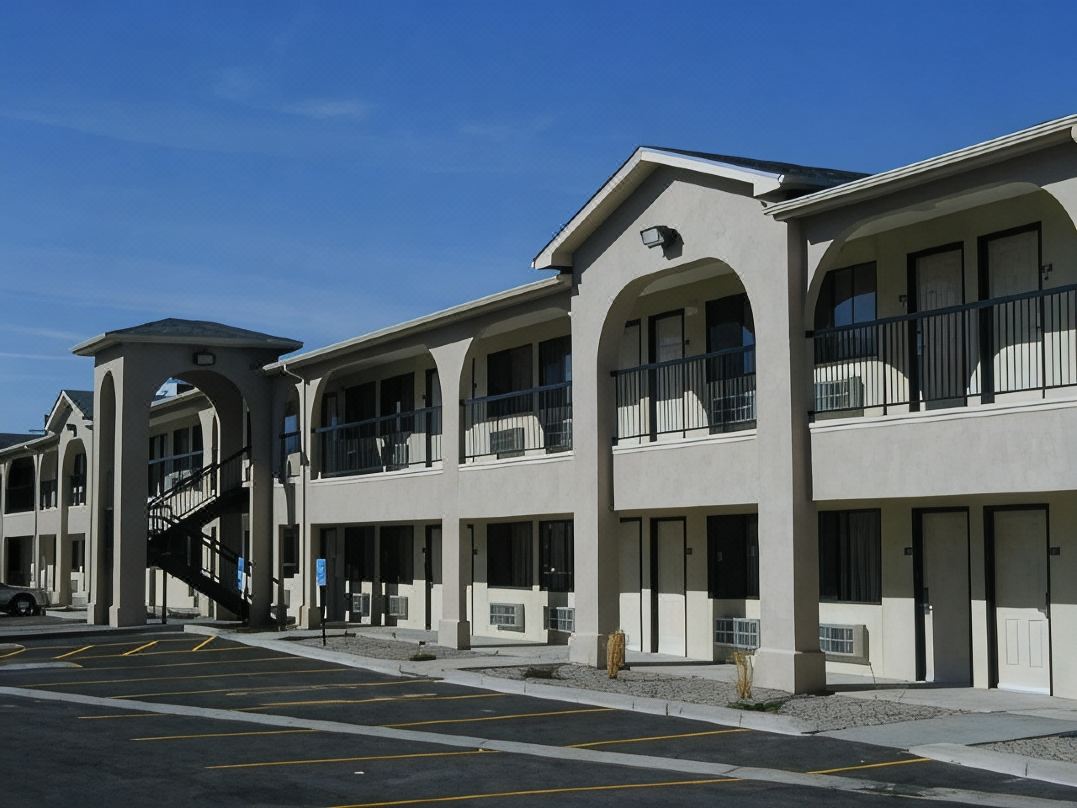 American Inn & Suites