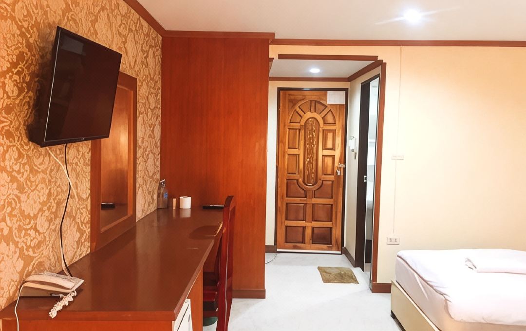 Chaiyaphruk Grand Hotel