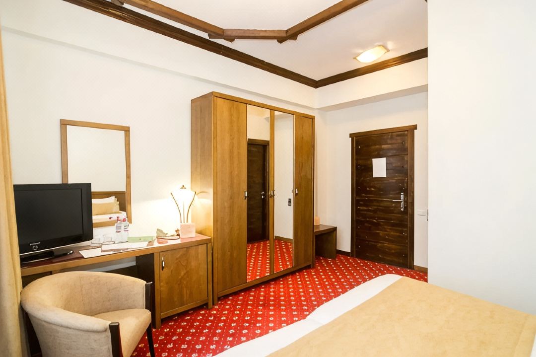 Ozon Sem Vershin Hotel