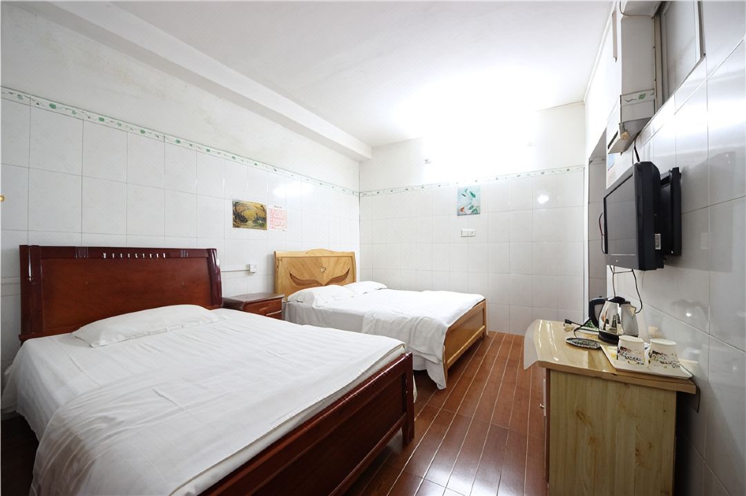 Nanning Jiaren Theme Hotel (Guangxi Medical University No.2 Affiliated Hospital Zoo Shop)