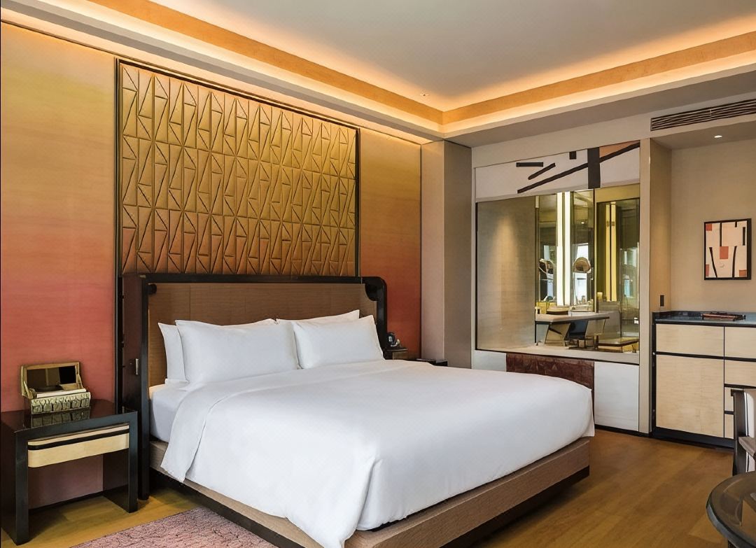 Huashun Theme Hotel