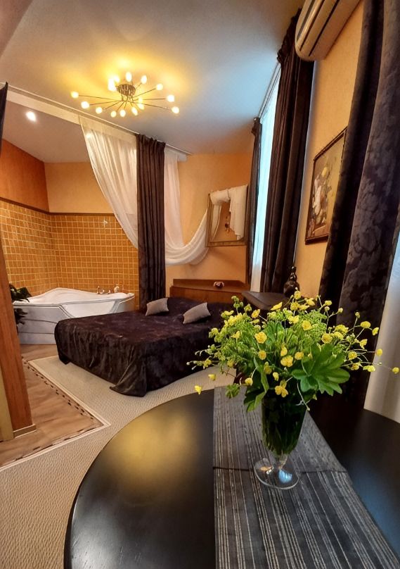 Avsteriya Hotel
