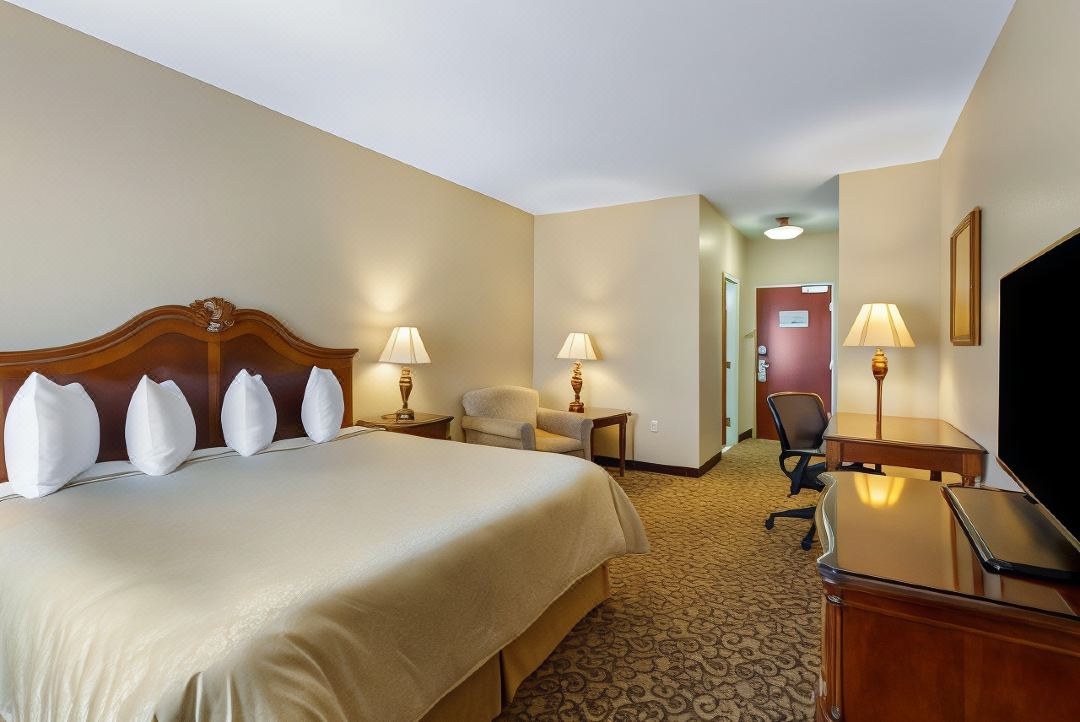 Best Western Plus Fossil Country Inn  Suites