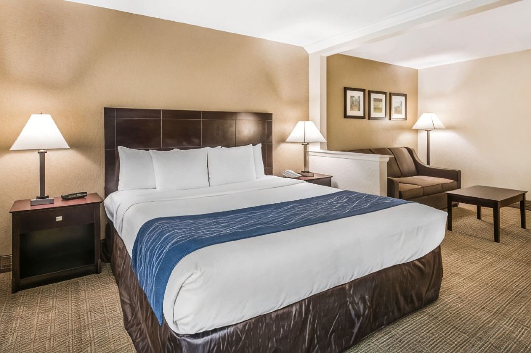 Comfort Inn & Suites DeLand - Near University