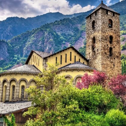 西班牙巴塞罗那+安道尔+山谷小屋一日游【中文司导丨酒店接送】 西班牙巴塞罗那+安道尔+山谷小屋一日游【中文司导丨酒店接送】