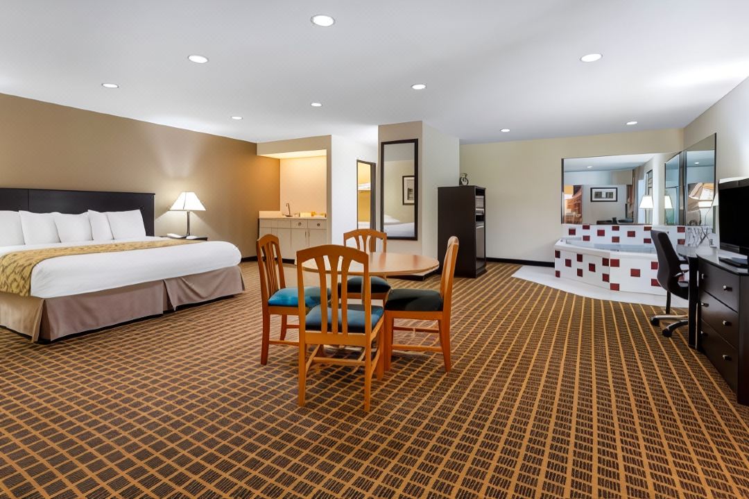 Baymont Inn and Suites by Wyndham Harvard, IL