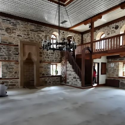 泽尼察深度包车游:从竞技场到工业遗址全览 泽尼察深度包车游:从竞技场到工业遗址全览