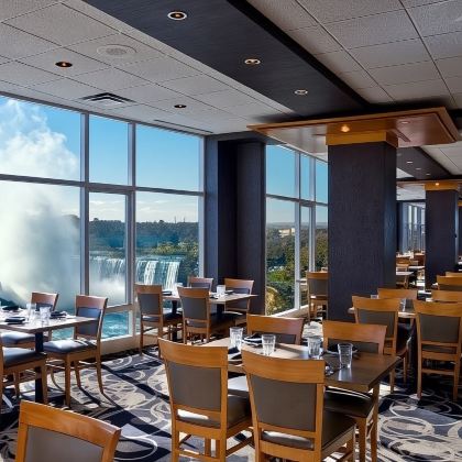 尼亚加拉大瀑布之旅(含乘船、旅程和午餐)多伦多出发 尼亚加拉大瀑布之旅(含乘船、旅程和午餐)多伦多出发