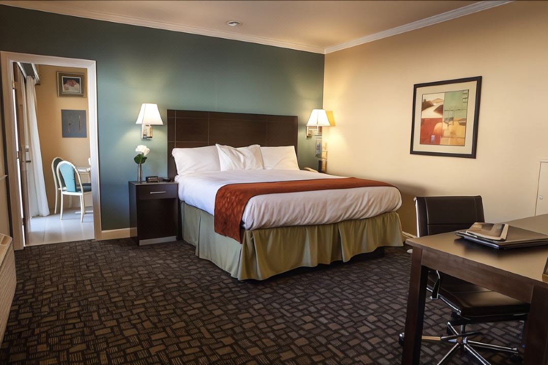 Marinwood Inn & Suites