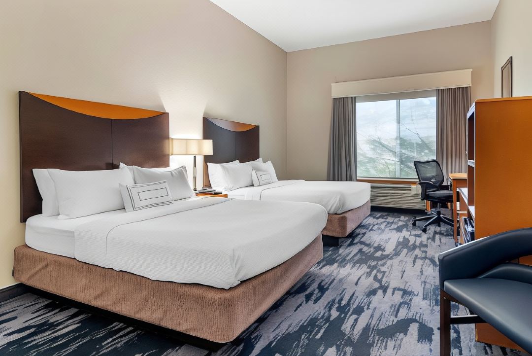 Fairfield Inn & Suites Commerce