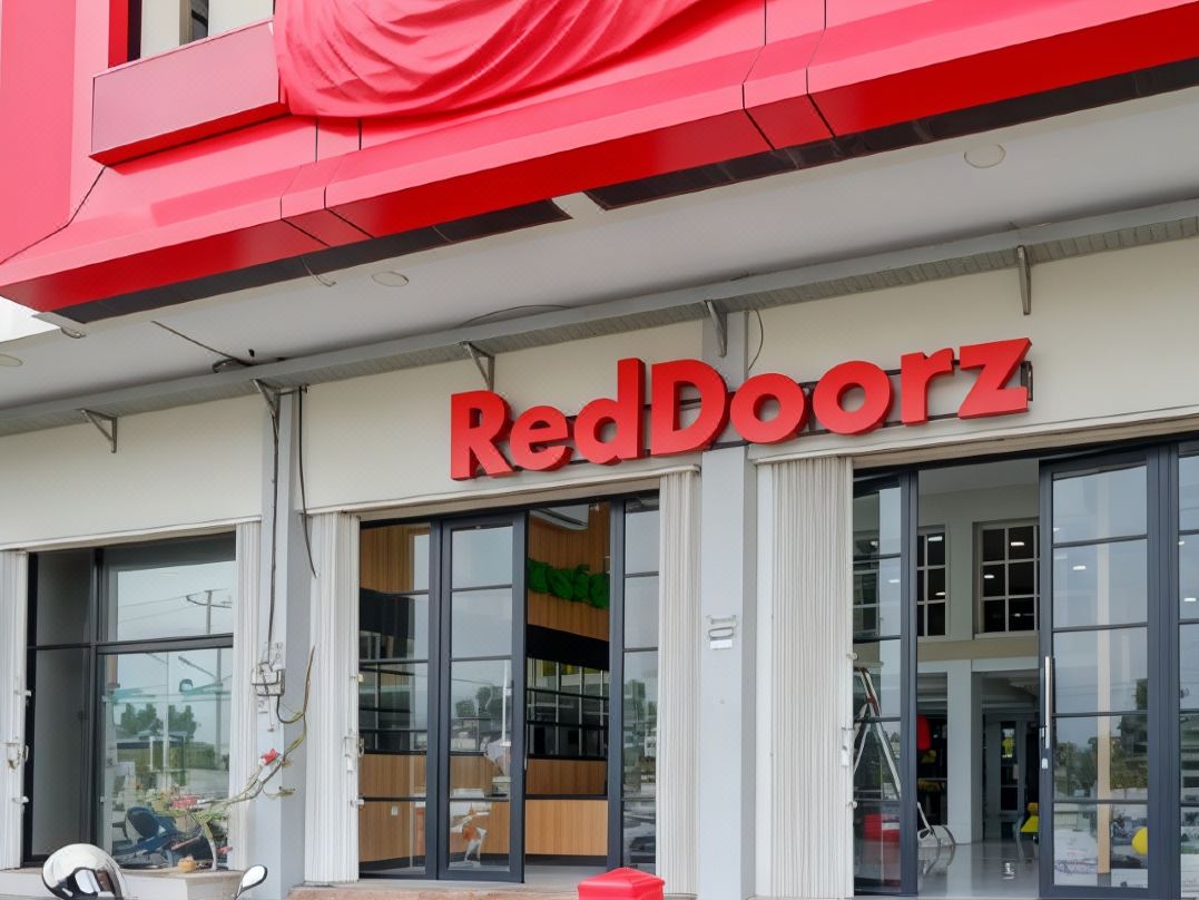 RedDoorz Plus @ Madukoro Raya Semarang
