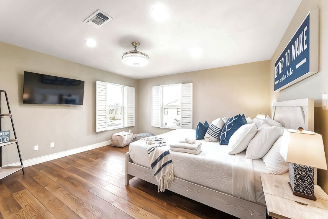 Luxury on Lake LBJ with Hot Tub Firepit & Boat Slip