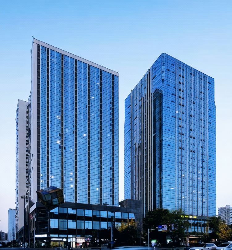 Manju Light Luxury Apartment (Chengdu East Station West Square)