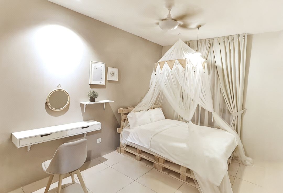 One Life Four Season Guest House @ Mahattan
