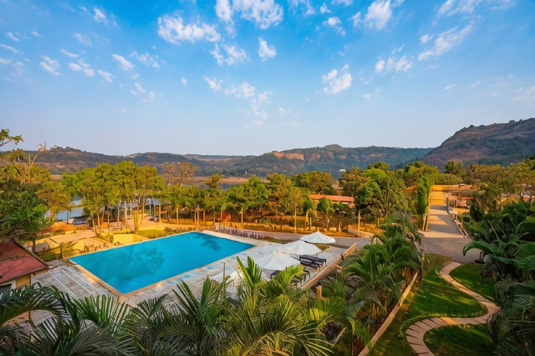Zostel Plus Lonavala