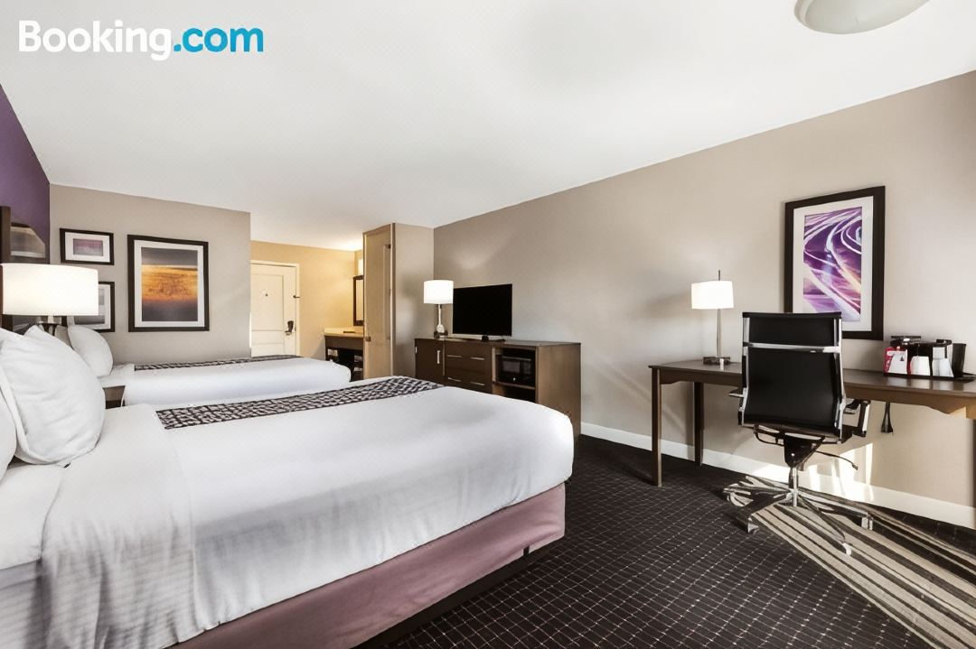 La Quinta Inn & Suites by Wyndham Pomona