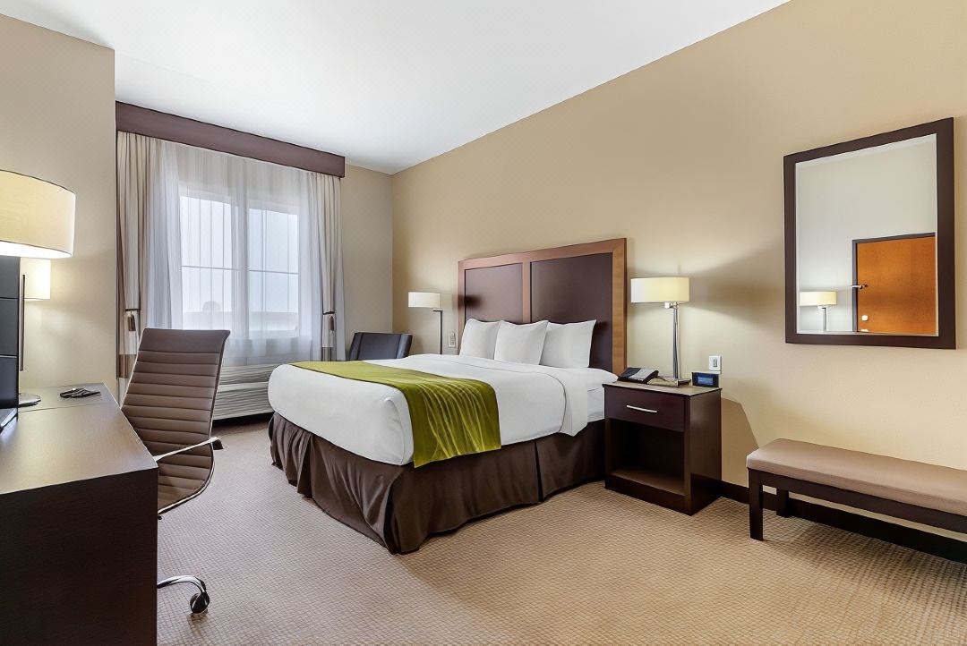 Comfort Inn & Suites Lakeside