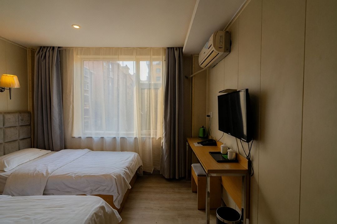 Dongyue Xiaozhu Hotel (Lanzhou University of Finance and Economics Yuchikou)