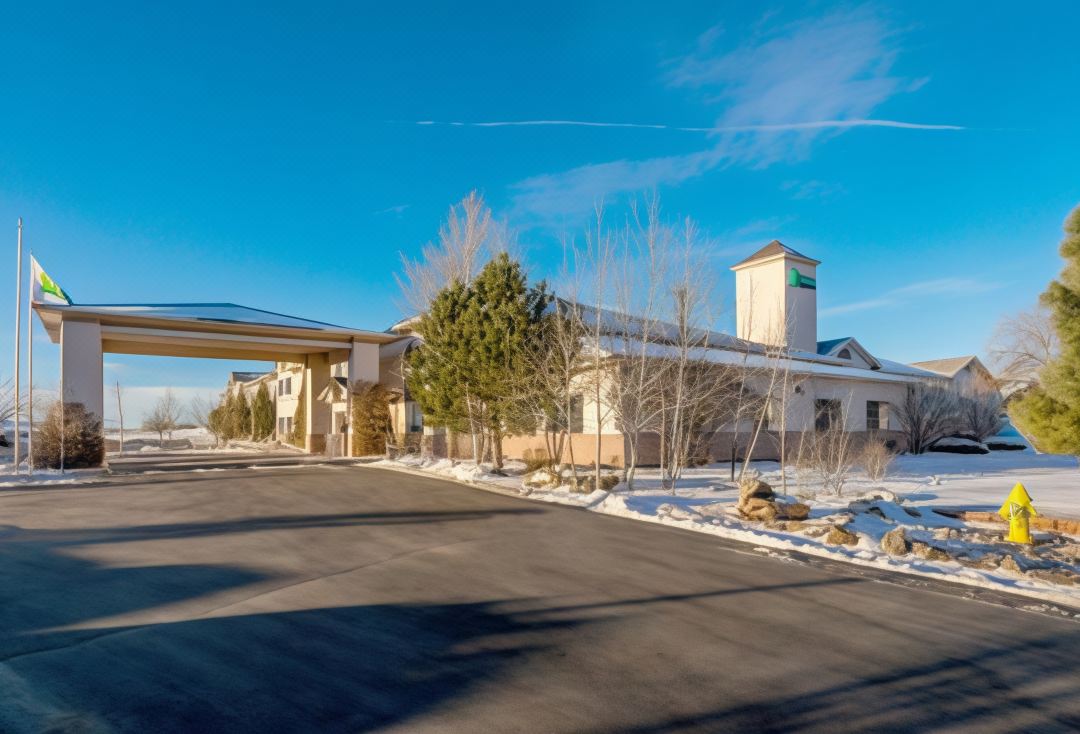 Holiday Inn Express & Suites Raton