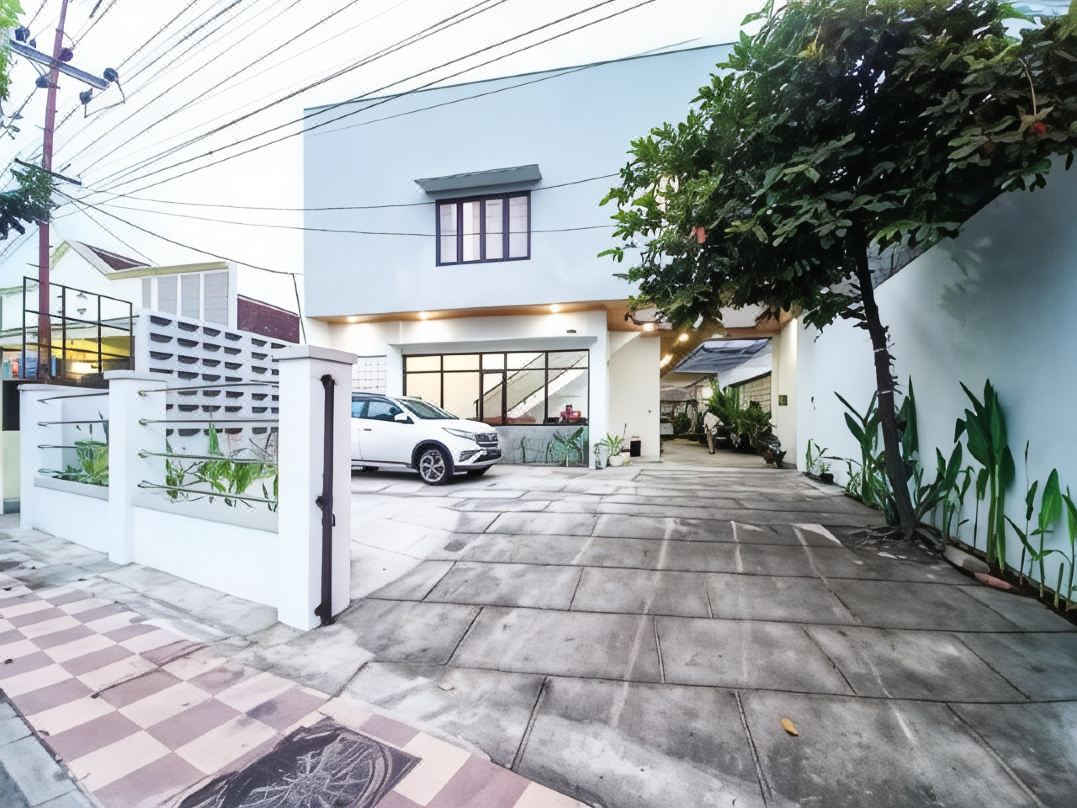 RedDoorz Plus Syariah at Umyas Hotel Near Terminal Anjuk Ladang Nganjuk